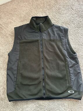 Oakley Men's Olive Green Fleece Vest with Zip
